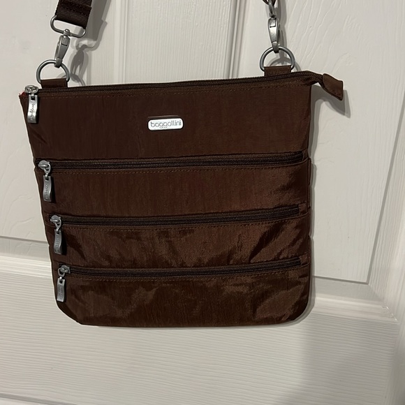 Baggallini Brown Nylon Crossbody. - Picture 3 of 13